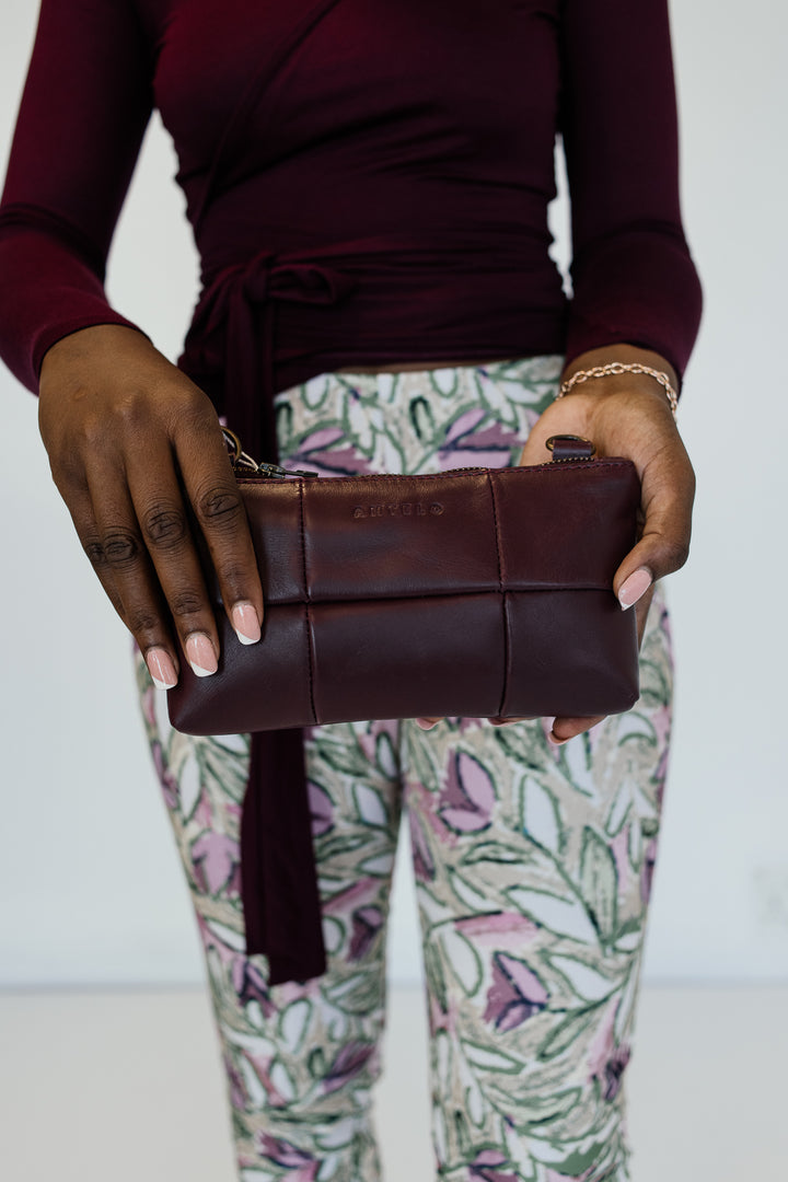 Anouk Crossbody Clutch