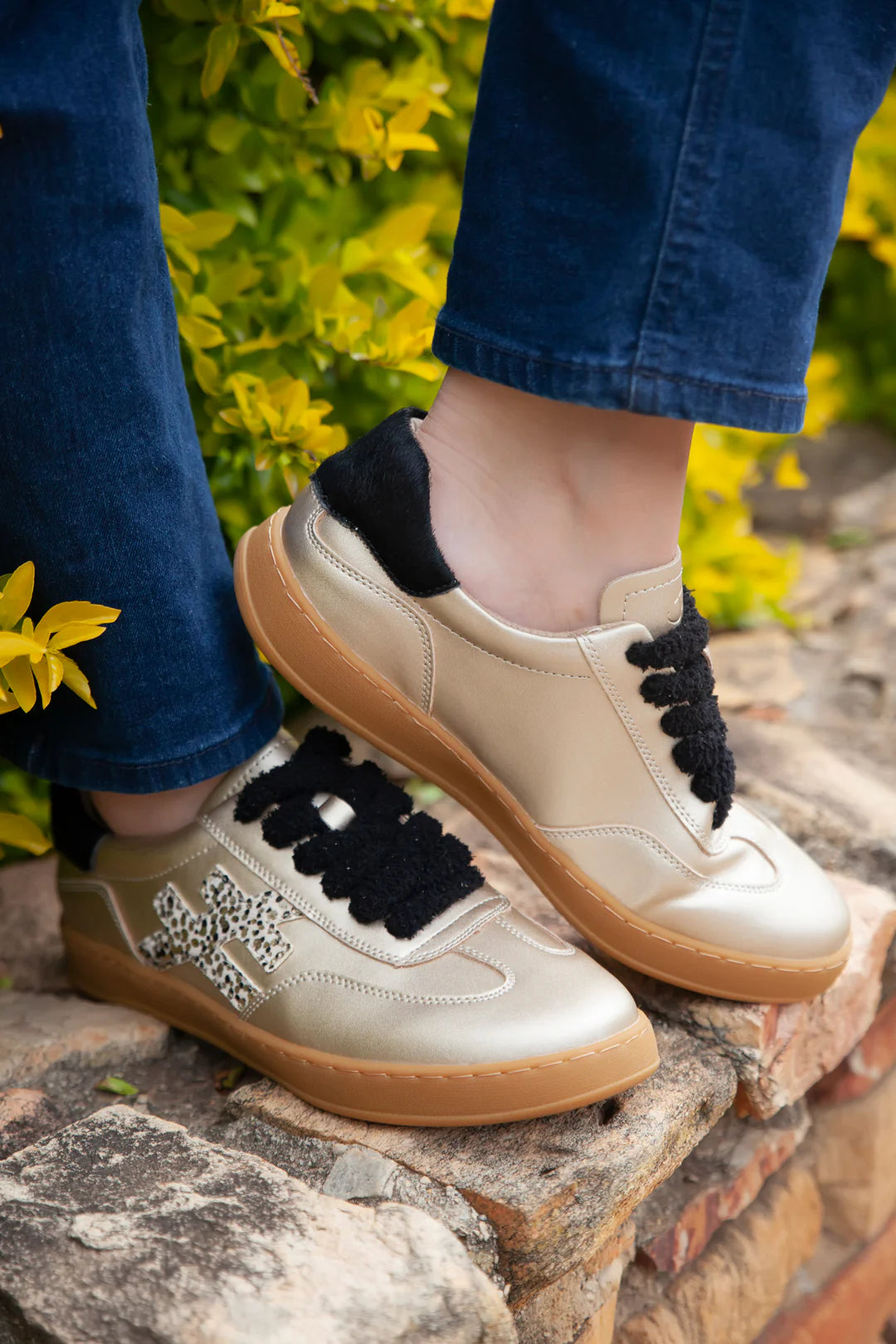Lumi Sneaker